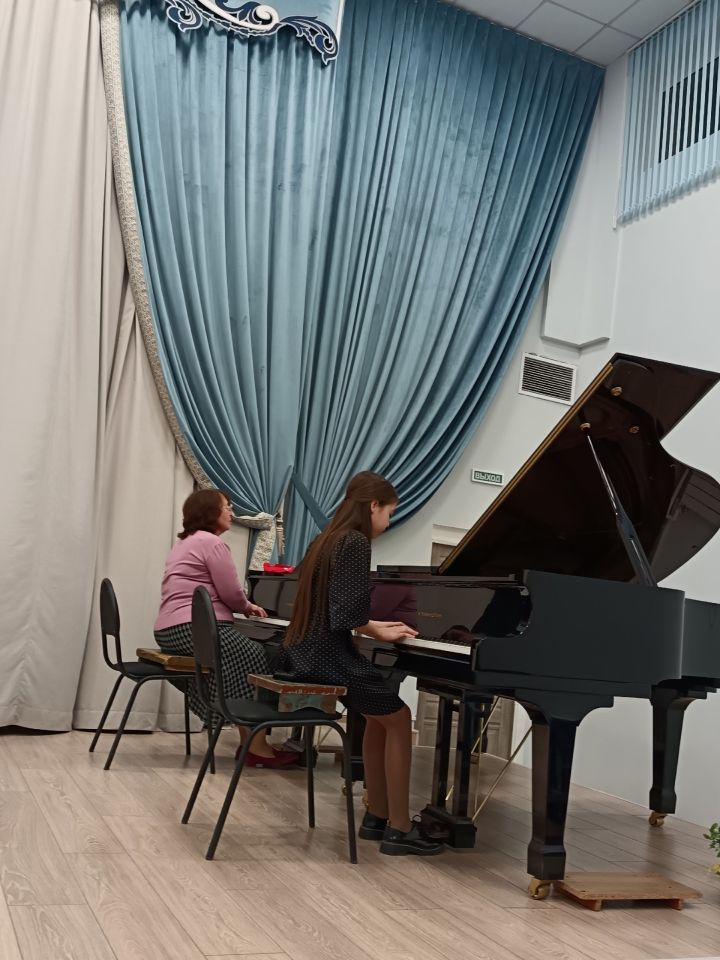 Праздник для самых родных: в школе искусств чествовали родителей