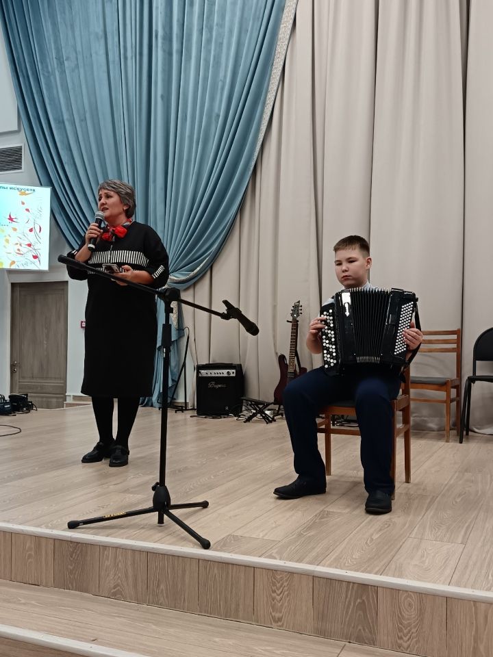 Праздник для самых родных: в школе искусств чествовали родителей