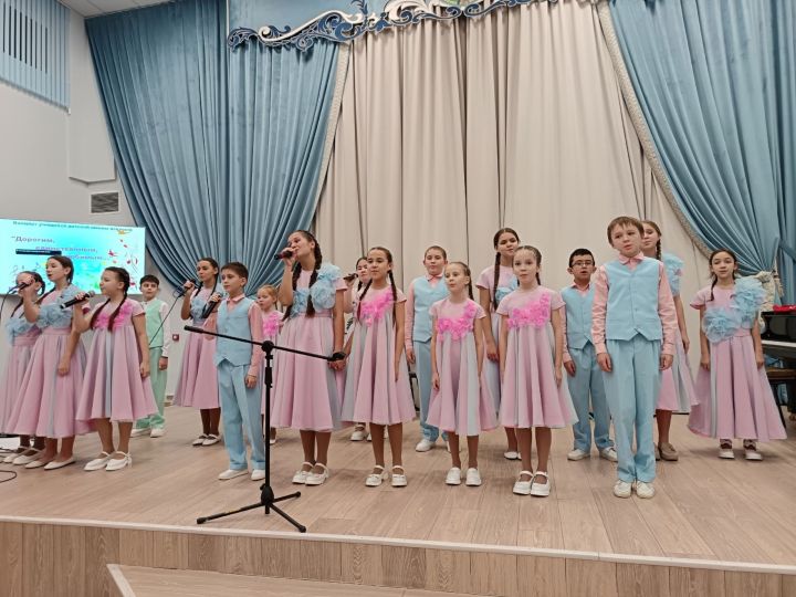 Праздник для самых родных: в школе искусств чествовали родителей