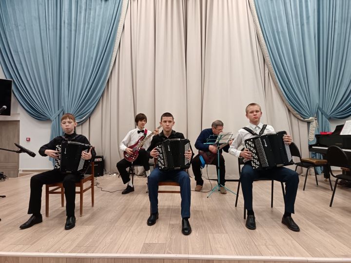 Праздник для самых родных: в школе искусств чествовали родителей