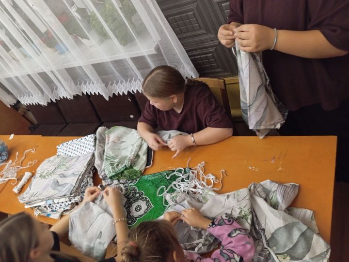 Школьники Мамадышского района помогли собрать посылки для участников СВО