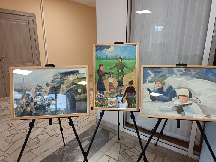 В Мамадыше открылась выставка детских работ «Образ защитника Отечества»
