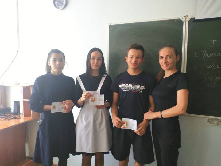 В школах Мамадыша ученики получают знаки отличия ГТО