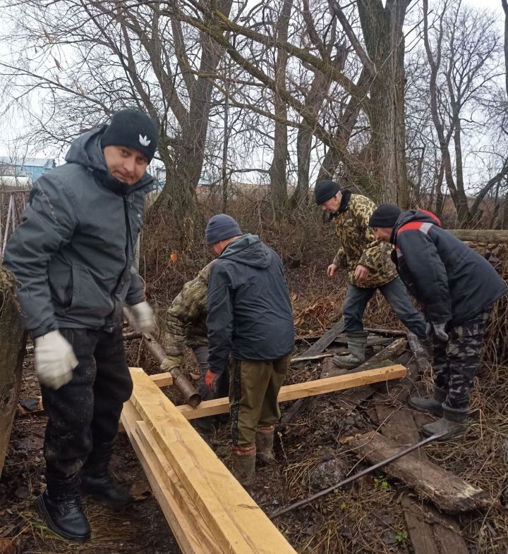 Жители Нижней и Верхней Суни отремонтировали два моста