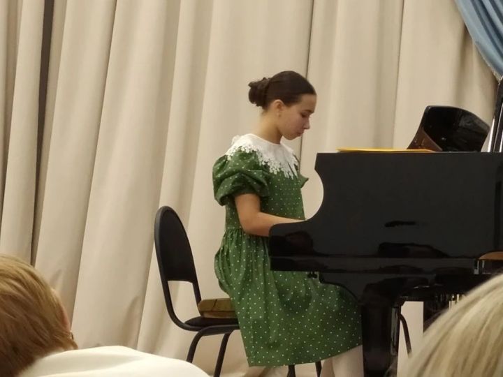В Мамадыше состоялся отчётный концерт юных пианистов и гитаристов