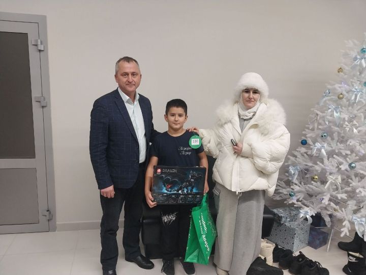 Новогодние мечты сбываются: в Мамадышском районе проходит акция «Ёлка желаний»