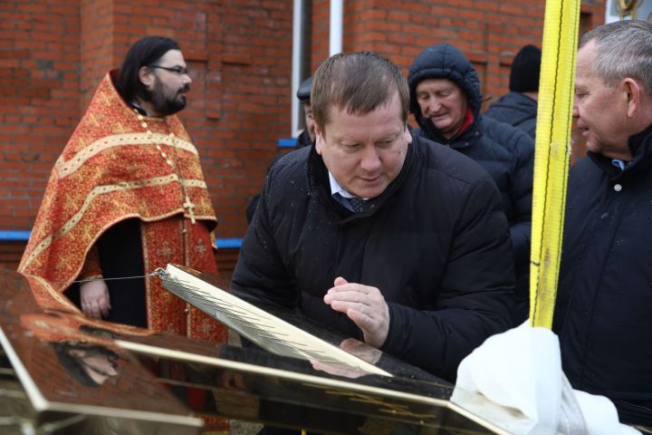 В Мамадышском районе состоялось установление креста на часовню