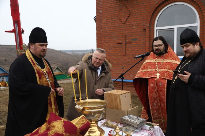 В Мамадышском районе состоялось установление креста на часовню