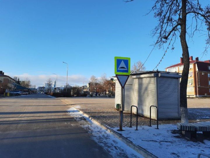 Знак «Уступи дорогу» в Мамадыше превратился в формальность