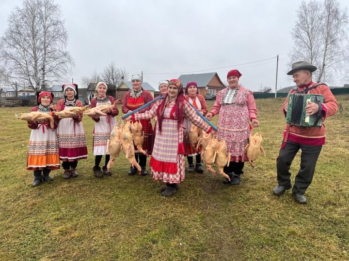 «Гусиные помочи» в Кулущах: Семья Трушовых сохраняет традицию предков