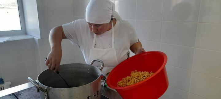 Женщины села Көек-Ерыкса приготовили чак-чак для бойцов СВО