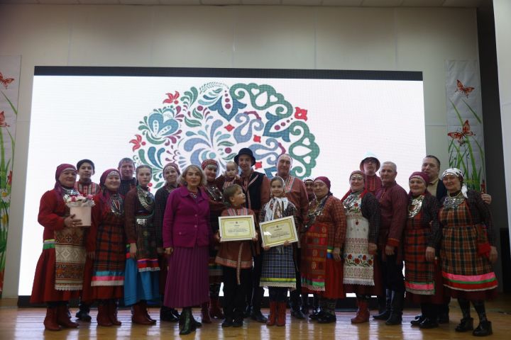 Семья Никитиных заняла первое место в зональном туре фестиваля родословной