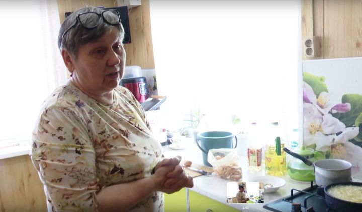 Семья из Мамадыша помогает бойцам СВО целебной мазью собственного производства