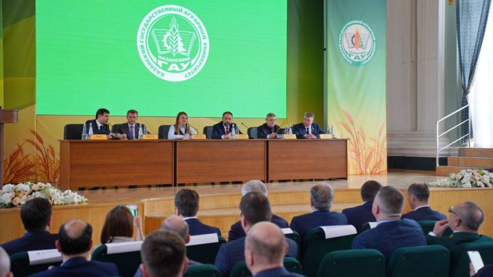 Коллективу Казанского аграрного университета представили нового руководителя