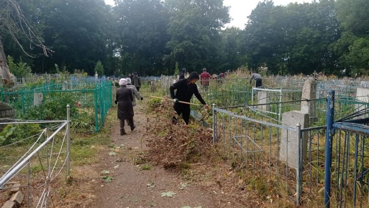 Мамадышцы приглашаются на субботник на православных кладбищах