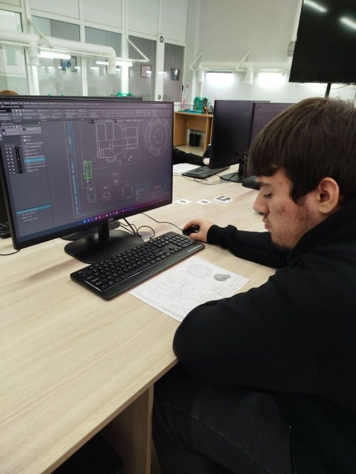 Республиканская олимпиада по компьютерной инженерной графике в Мамадыше