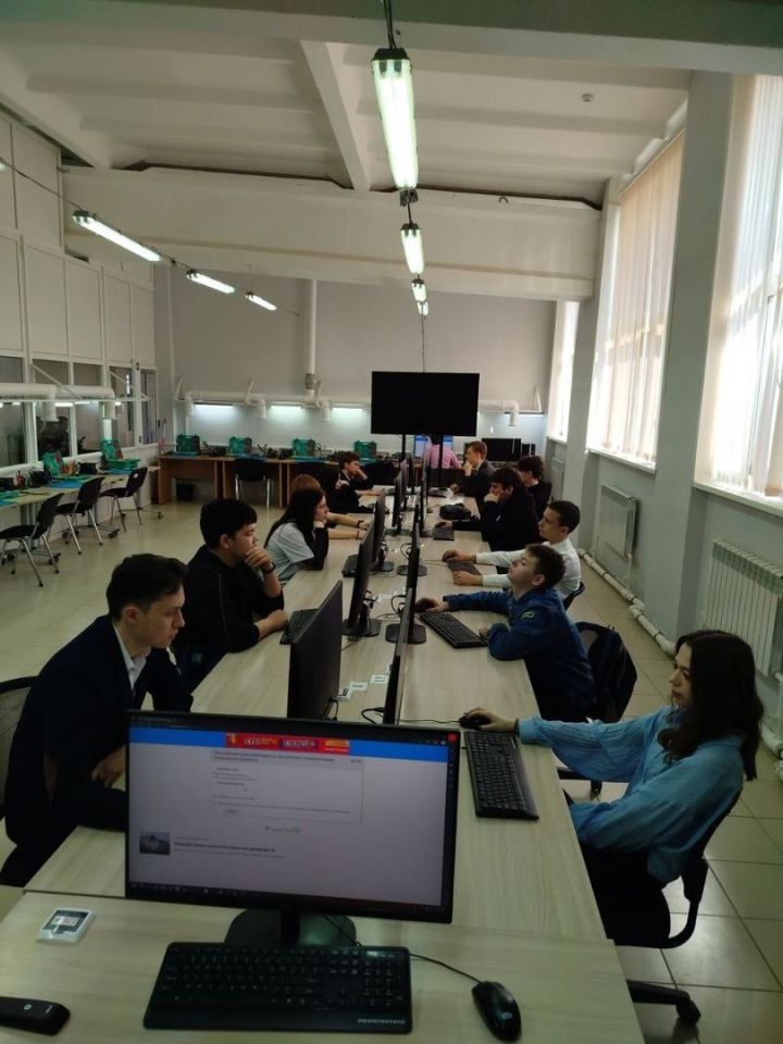 Республиканская олимпиада по компьютерной инженерной графике в Мамадыше