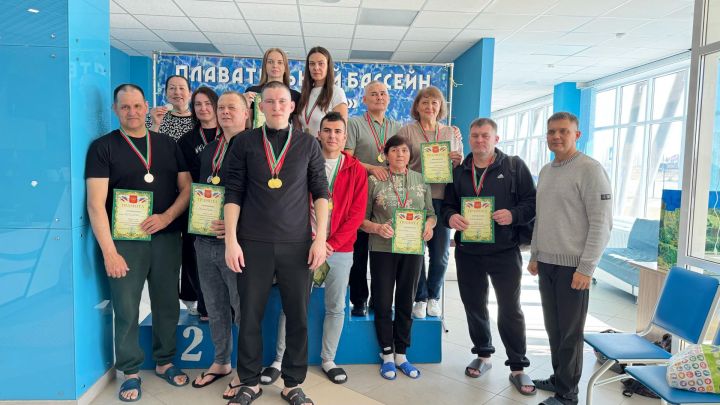 В бассейне «Лагуна» прошла спартакиада по плаванию среди городских организаций