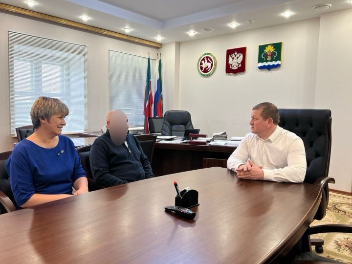 Глава Мамадышского района встретился с военнослужащим-участником СВО