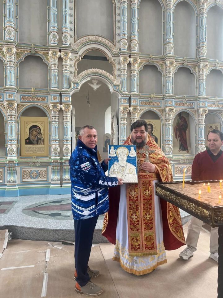 Депутат Госдумы РФ передал в храм Мамадыша икону Николая Чудотворца