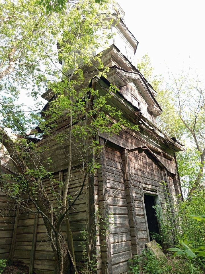 Школьникам рассказали историю заброшенного храма Животворящей Троицы