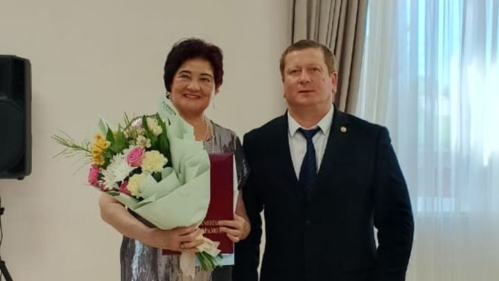 Педагог, поэтесса, общественник: Юлия Аполонова отпраздновала свой юбилей