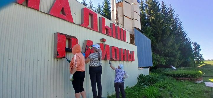 Обновляется стела при въезде в Мамадышский район