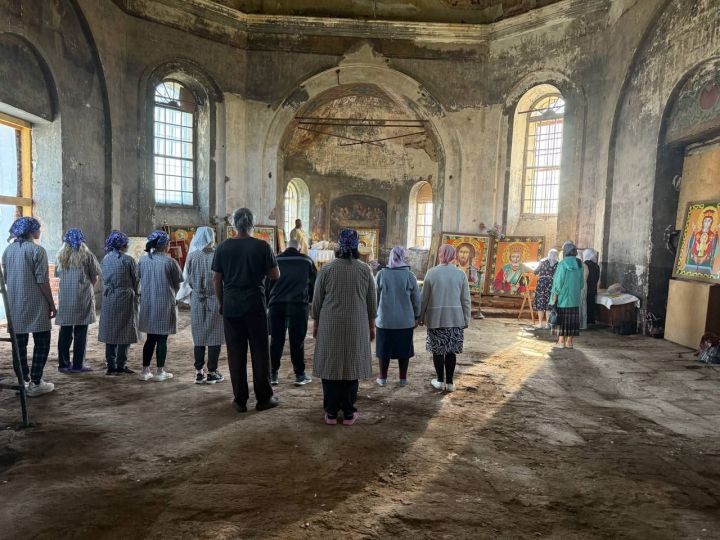 Осужденные и сотрудники УФСИН посетили праздник в Вознесенском храме