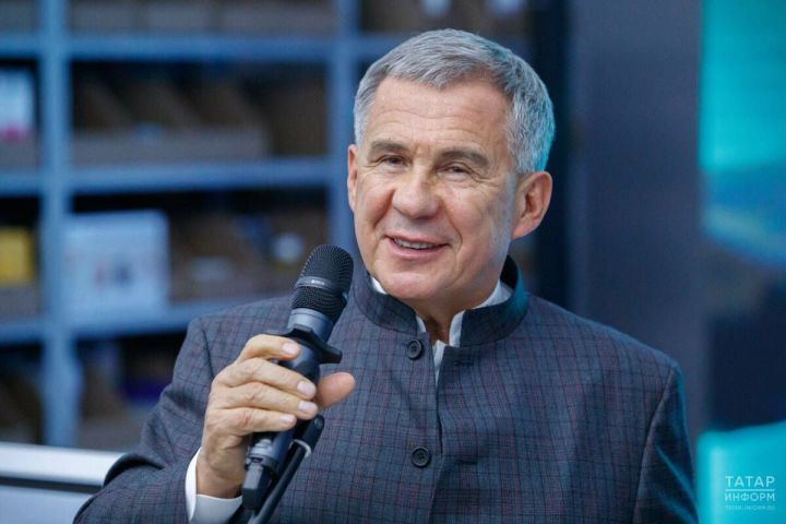 Рустам Минниханов поздравил жителей страны с Днем России