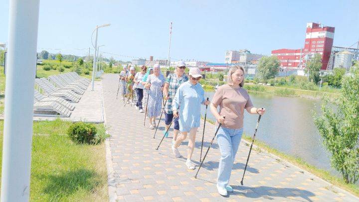 Подопечные центра «Забота» приняли участие в оздоровительной прогулке