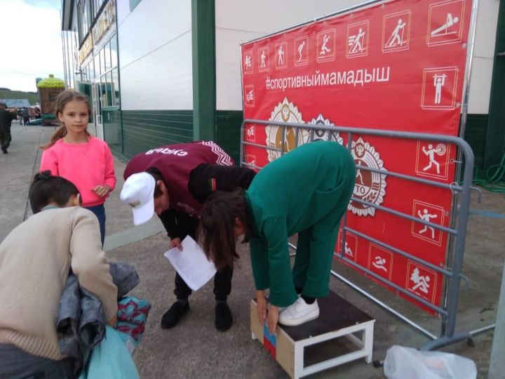 На детском Сабантуе прошла сдача нормативов комплекса