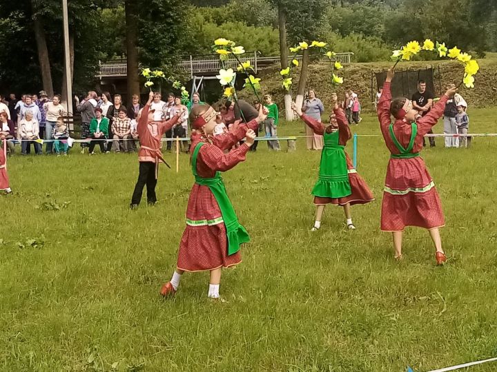 В Мамадышском районе ярко отпраздновали удмуртский праздник «Гырон Быдтон»