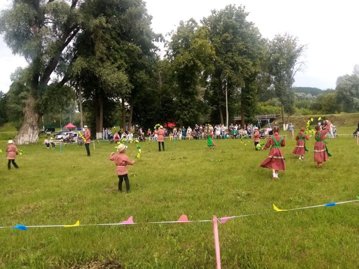 В Мамадышском районе ярко отпраздновали удмуртский праздник «Гырон Быдтон»