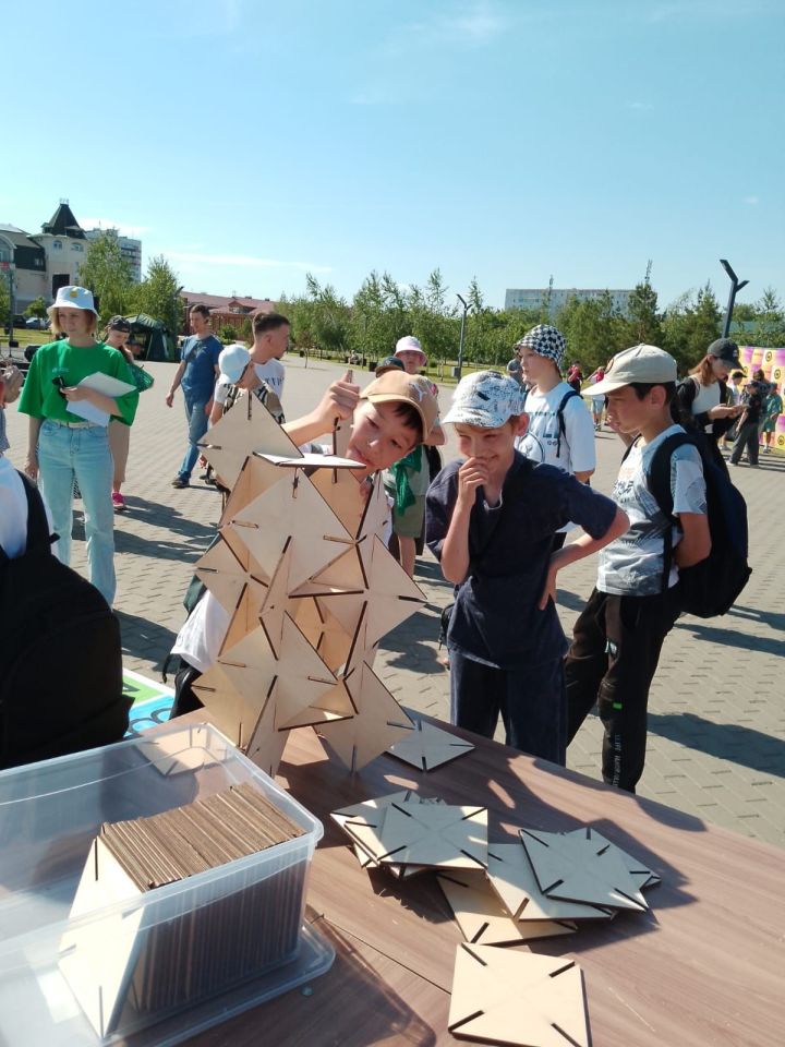 Школьники Мамадыша показали свои знания в фестивале «Физмат прорыв»