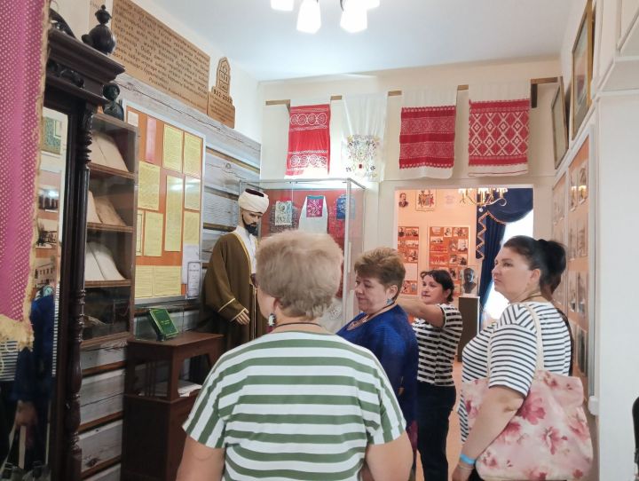 Теплоход «Борис Полевой» с туристами посетил Мамадыш