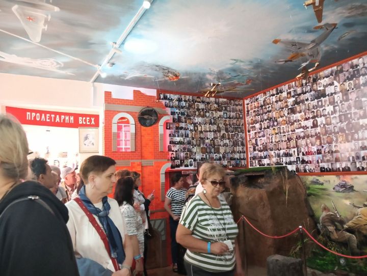 Теплоход «Борис Полевой» с туристами посетил Мамадыш