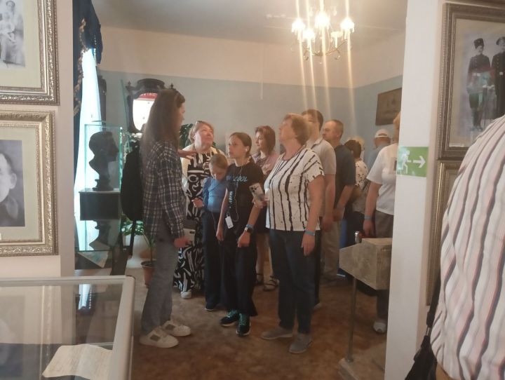 Теплоход «Борис Полевой» с туристами посетил Мамадыш