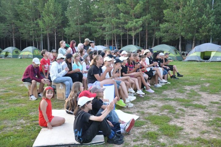 В Мамадыше состоялось торжественное открытие палаточных лагерей