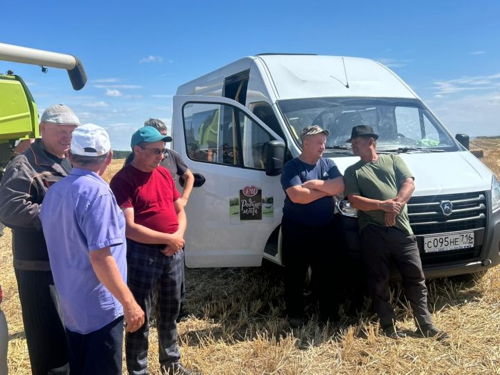 Агитбригада районного Дома культуры подарила праздник