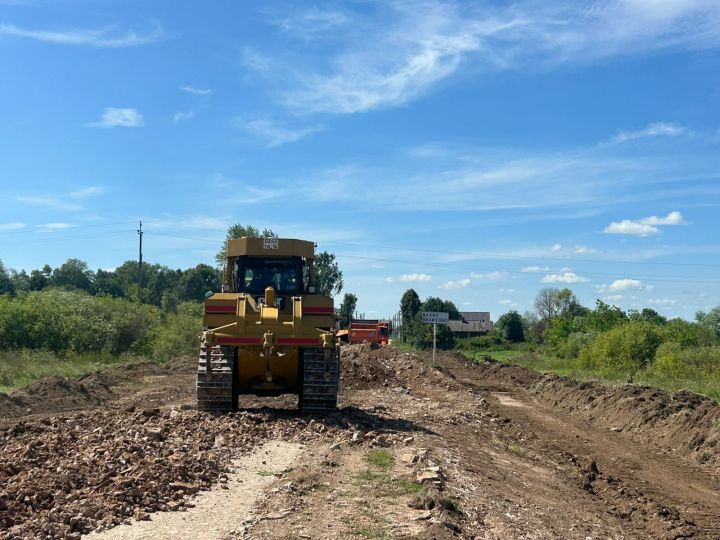 В селе Вахитово Мамадышского района начался ремонт дороги
