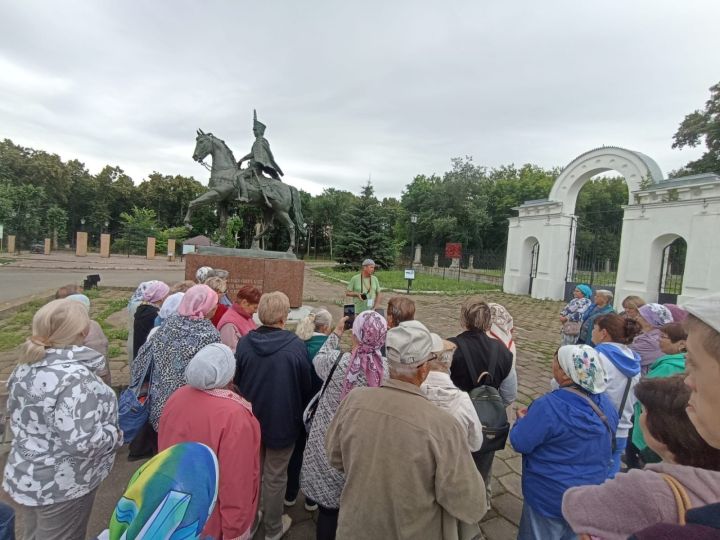 Мамадышцы совершили экскурсию в Елабугу в рамках программы «Активное долголетие»