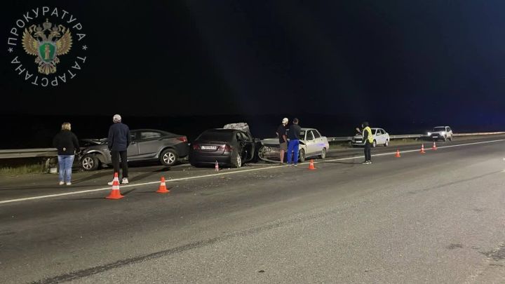 Страшная авария в Татарстане: двое детей погибли в столкновении трех машин