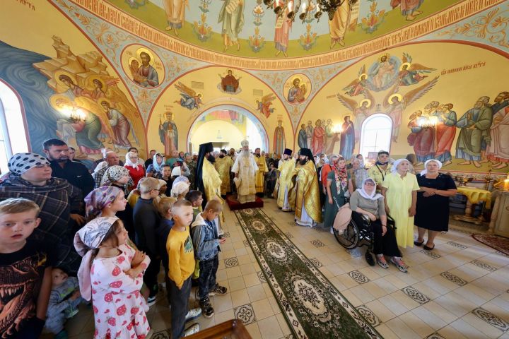Митрополит Кирилл совершил Божественную литургию в храме села Соколка
