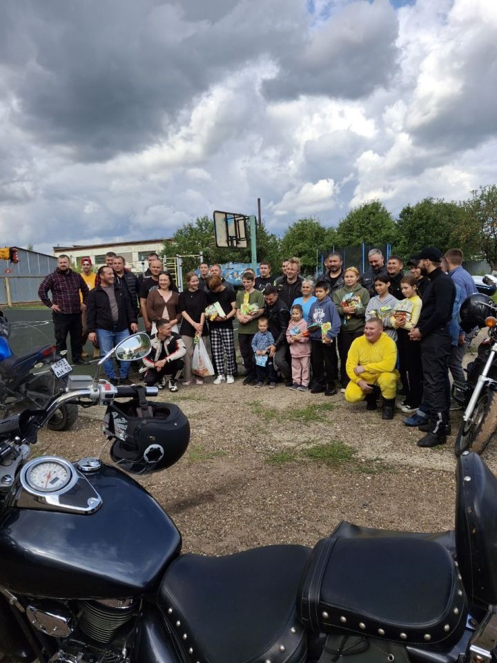 Байкеры устроили праздник для воспитанников приюта «Надежда»