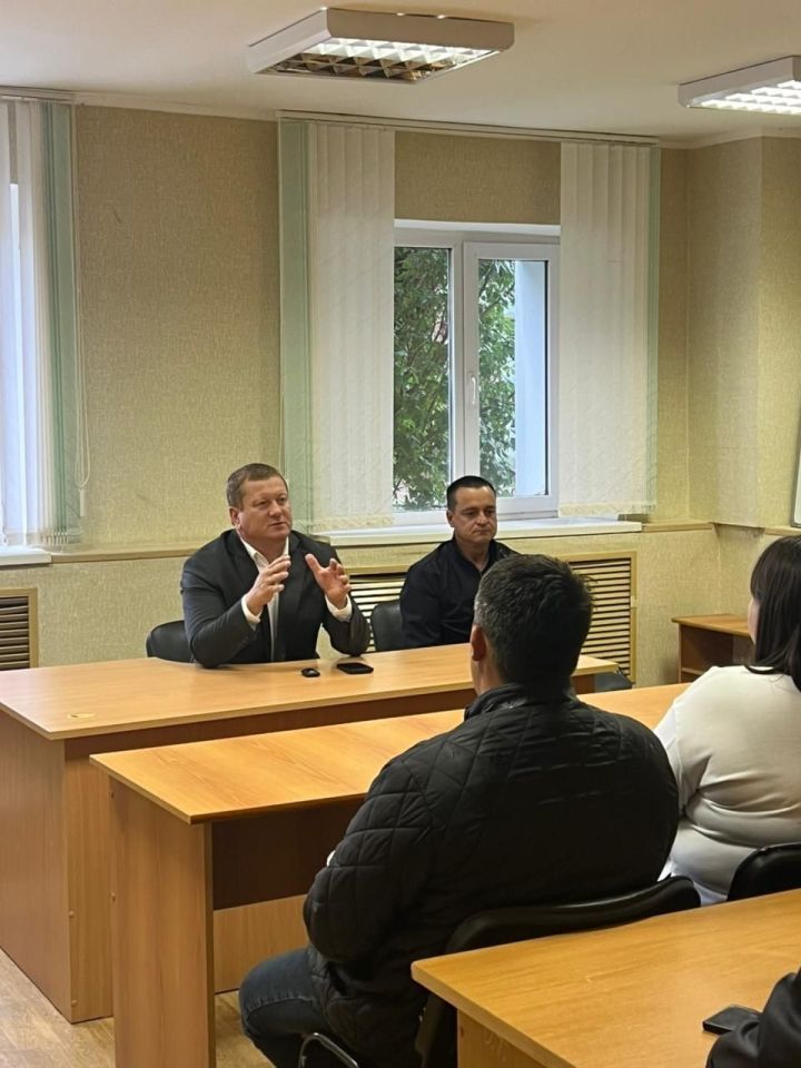 Глава Мамадышского района проверил работу двух промышленных предприятий