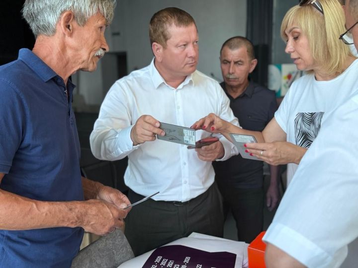 В Мамадышском районе продолжаются работы по созданию Аллеи Славы.