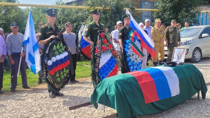 Мамадышский район проводил в последний путь героя СВО «Юнгу»