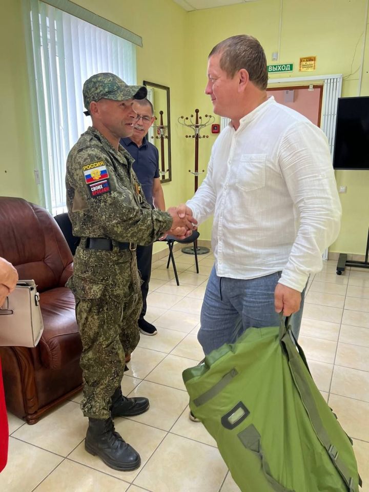 Глава Мамадышского района встретился с бойцом СВО с позывным «Амбал»