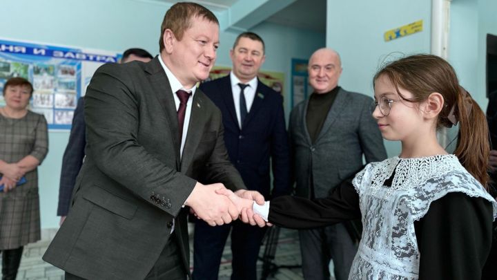 Глава Мамадышского района поздравил с Днем знаний