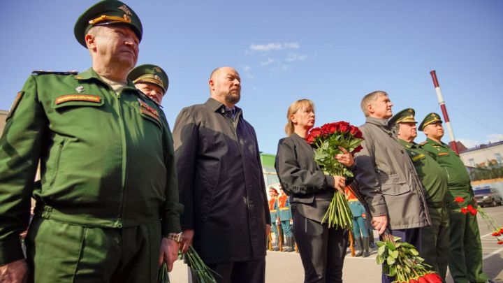В Казани открыли памятник Герою России Сергею Чебневу